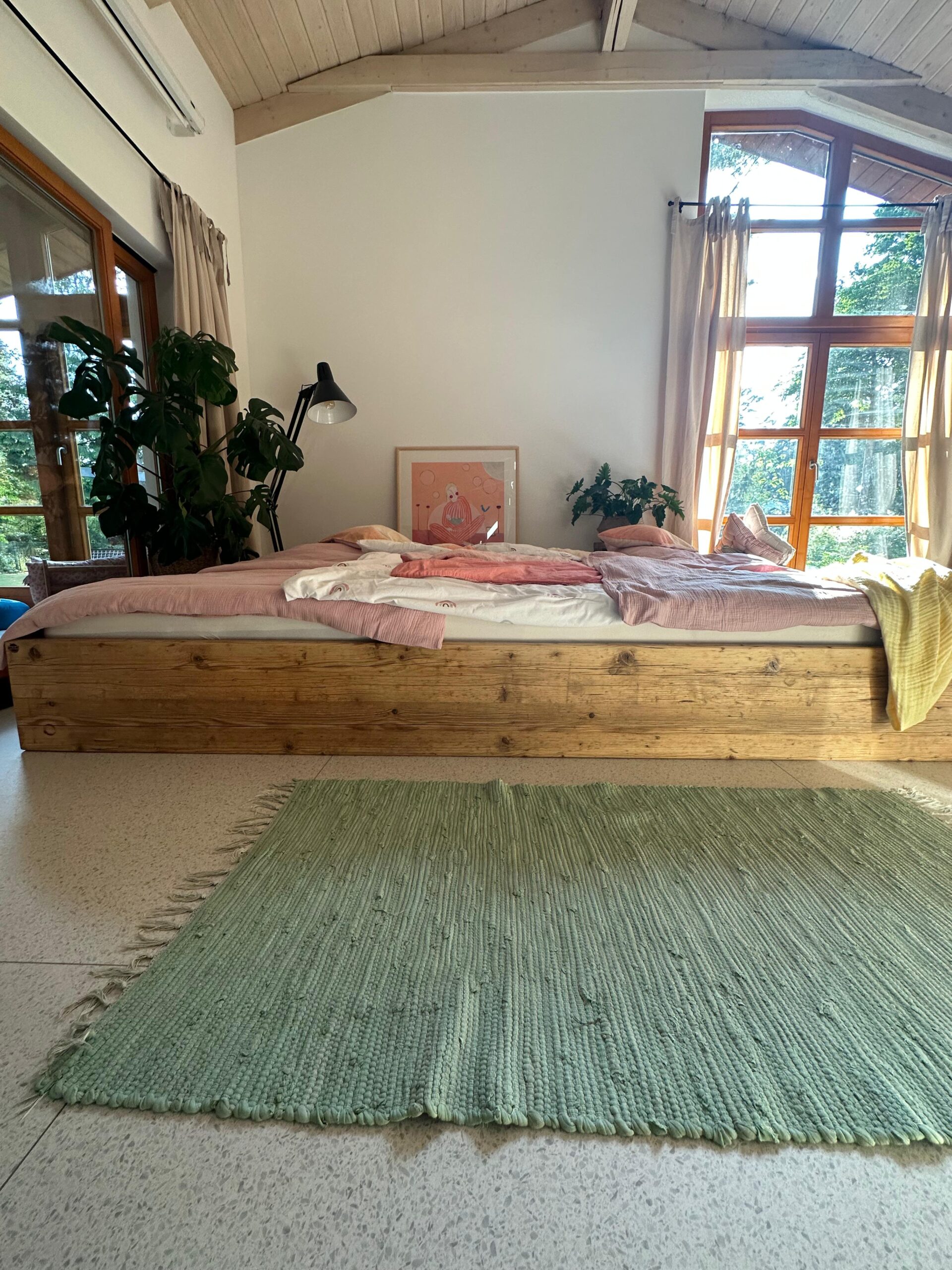 Bodenbett Maartje Holzart_maartje_gitter2